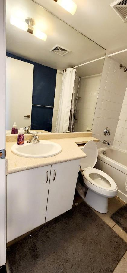 Lakefront Living Downtown Toronto - Free Parking, Gym, Indoor Pool Экстерьер фото